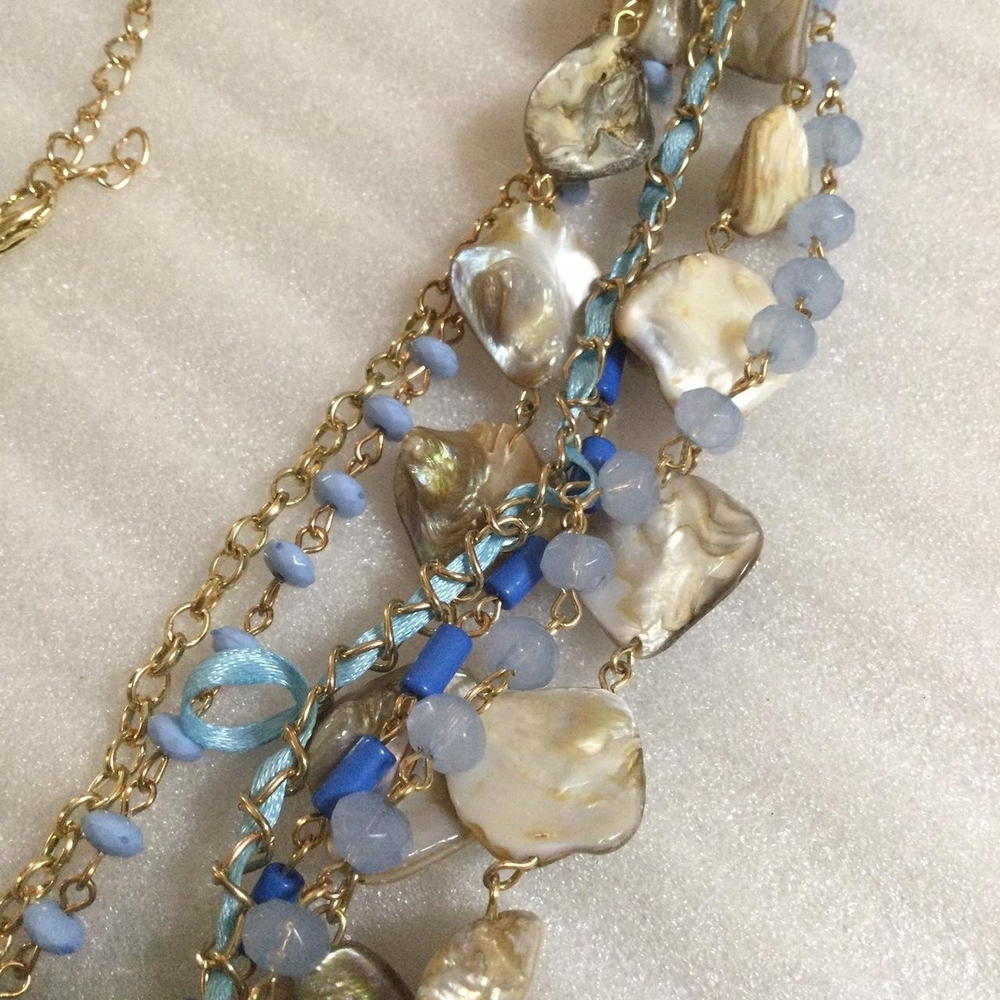 Shell Necklace - Picture 2 of 4